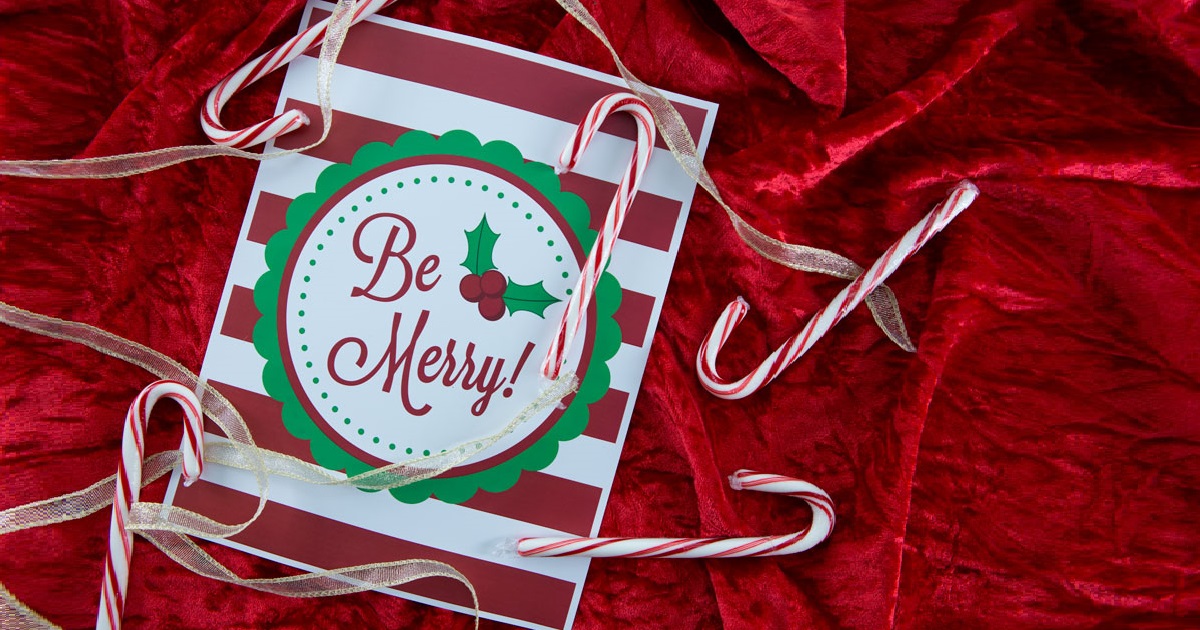 Christmas party decor with DIY label printables: front door sign, be merry