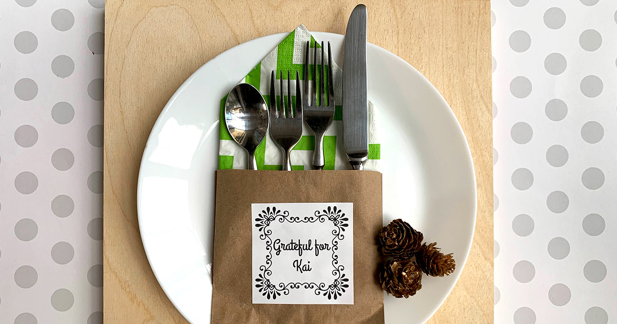 Thanksgiving place setting final.