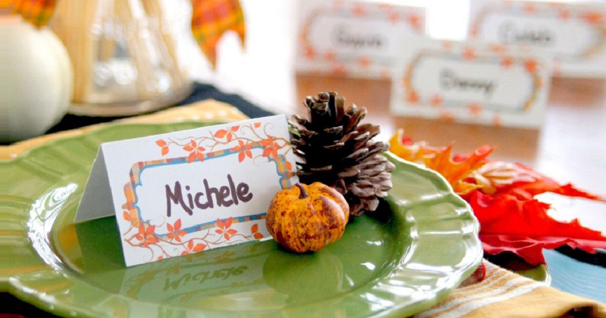 Pre-fold all of your Thanksgiving placecards so you're ready for the big dinner ahead of time