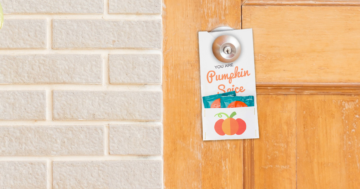 Pumpkin spice door hanger in action.