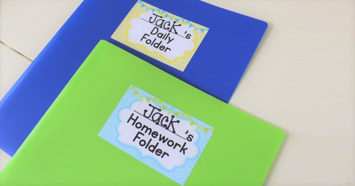 Label students' folders with these free printables to keep everybody organized