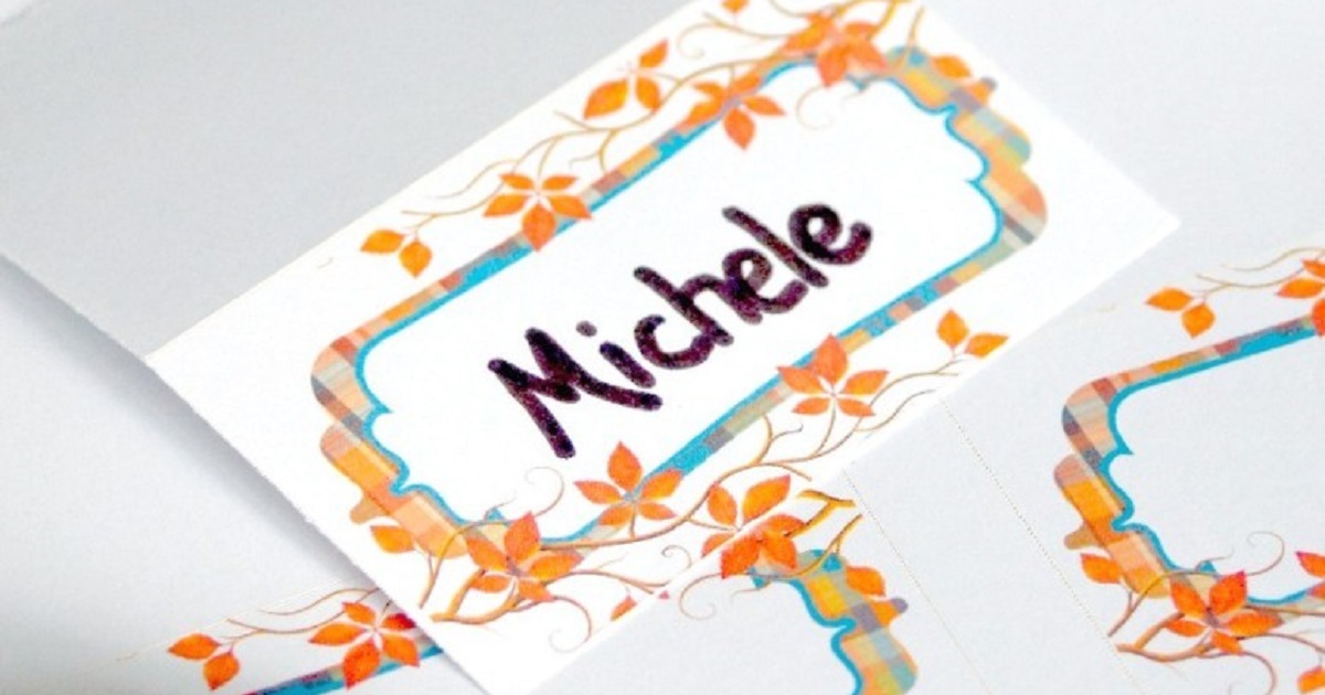 Create personalized place settings for everyone at your Thanksgiving table with printable tentcards